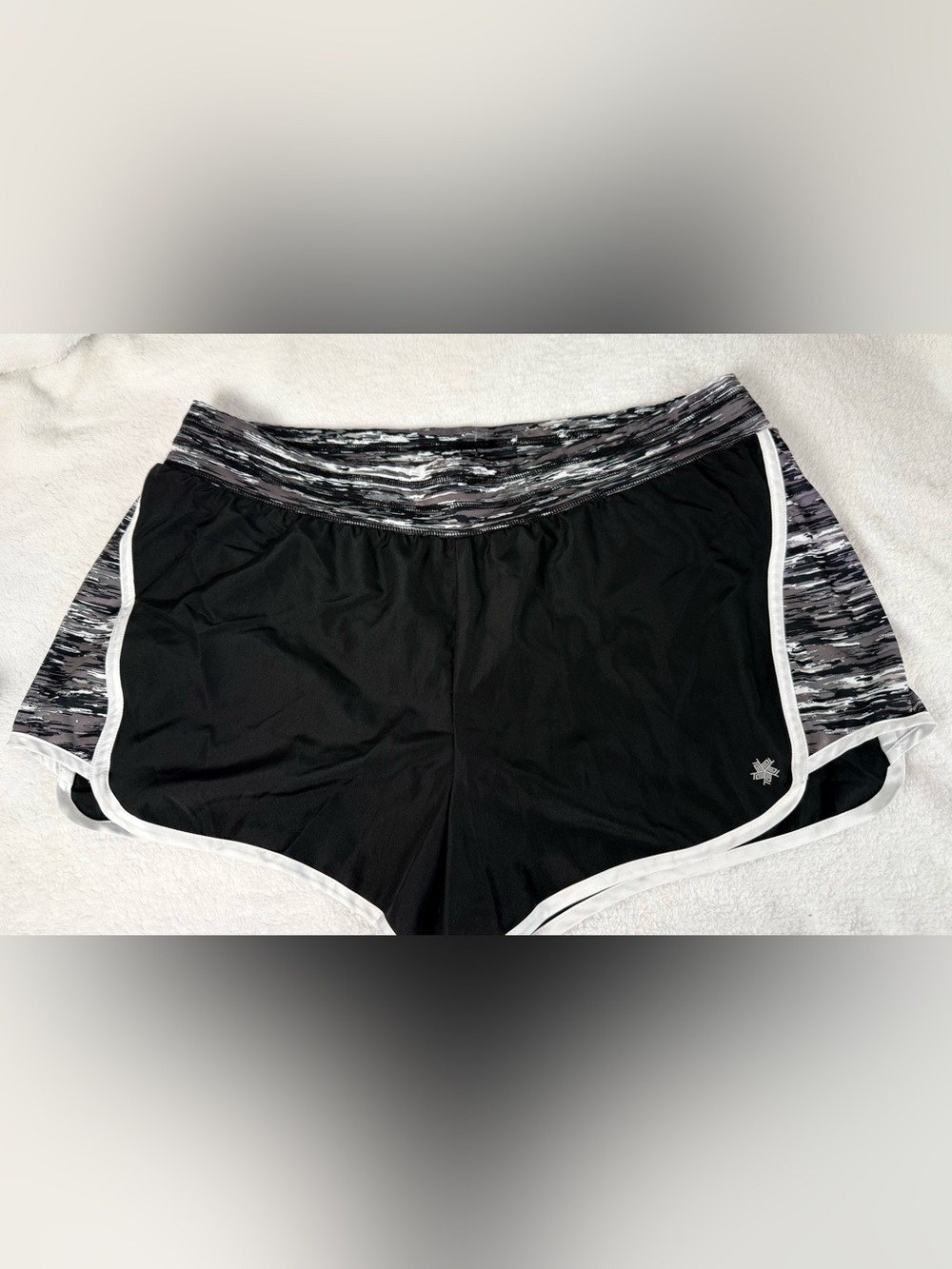 tek gear Black Athletic Shorts with Gray Marbled Waistband - Size XL